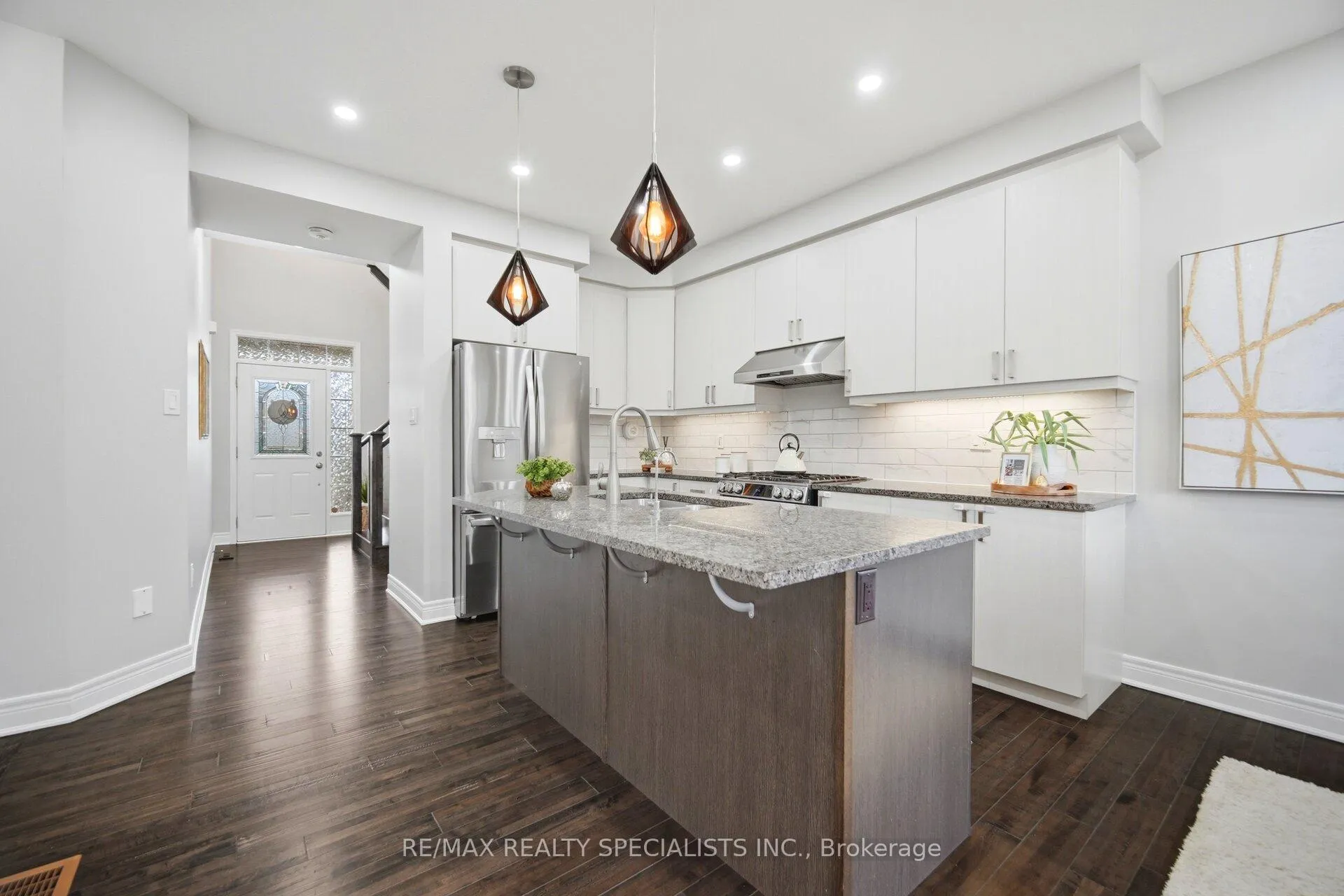 Photo 10 of 921 Orr Court, Kitchener, Rosenburg — HOMEH