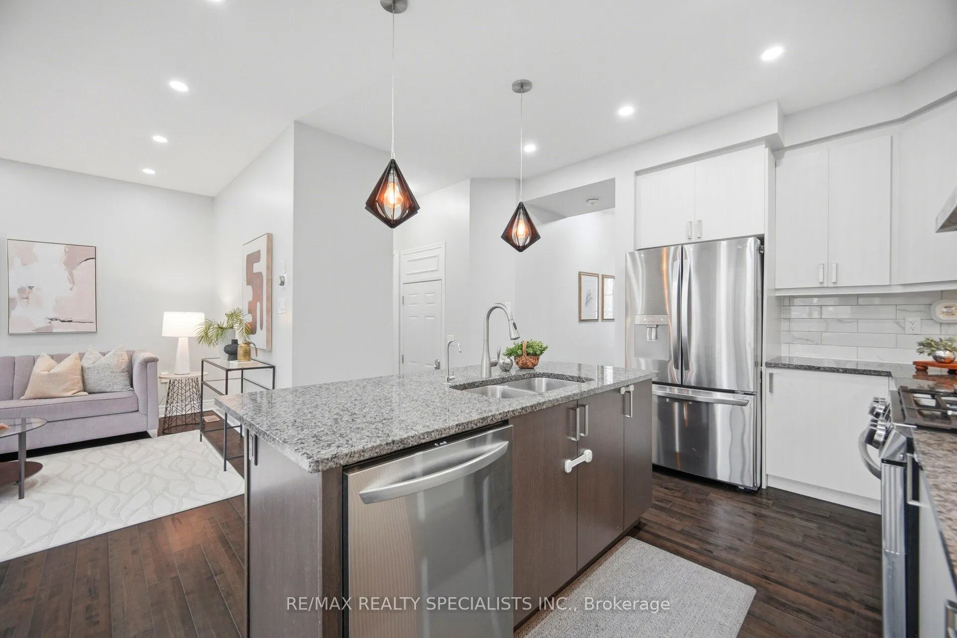 Photo 12 of 921 Orr Court, Kitchener, Rosenburg — HOMEH