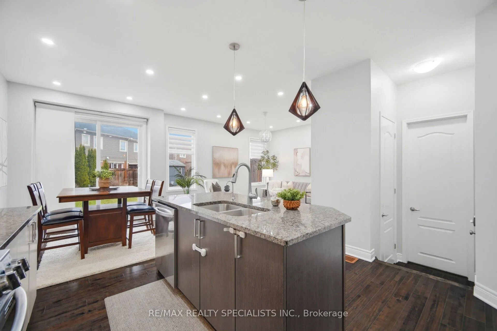 Photo 13 of 921 Orr Court, Kitchener, Rosenburg — HOMEH