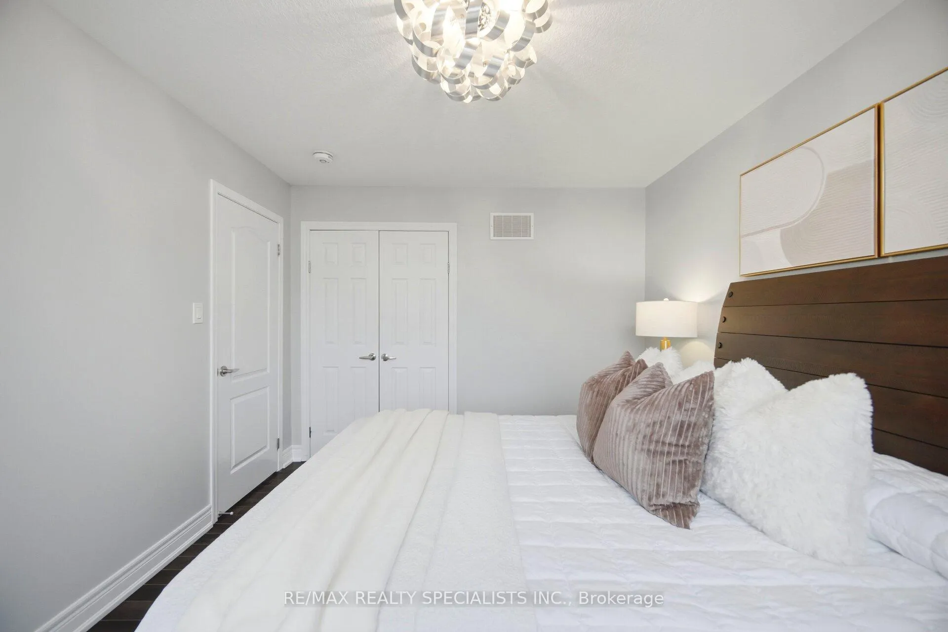 Photo 31 of 921 Orr Court, Kitchener, Rosenburg — HOMEH