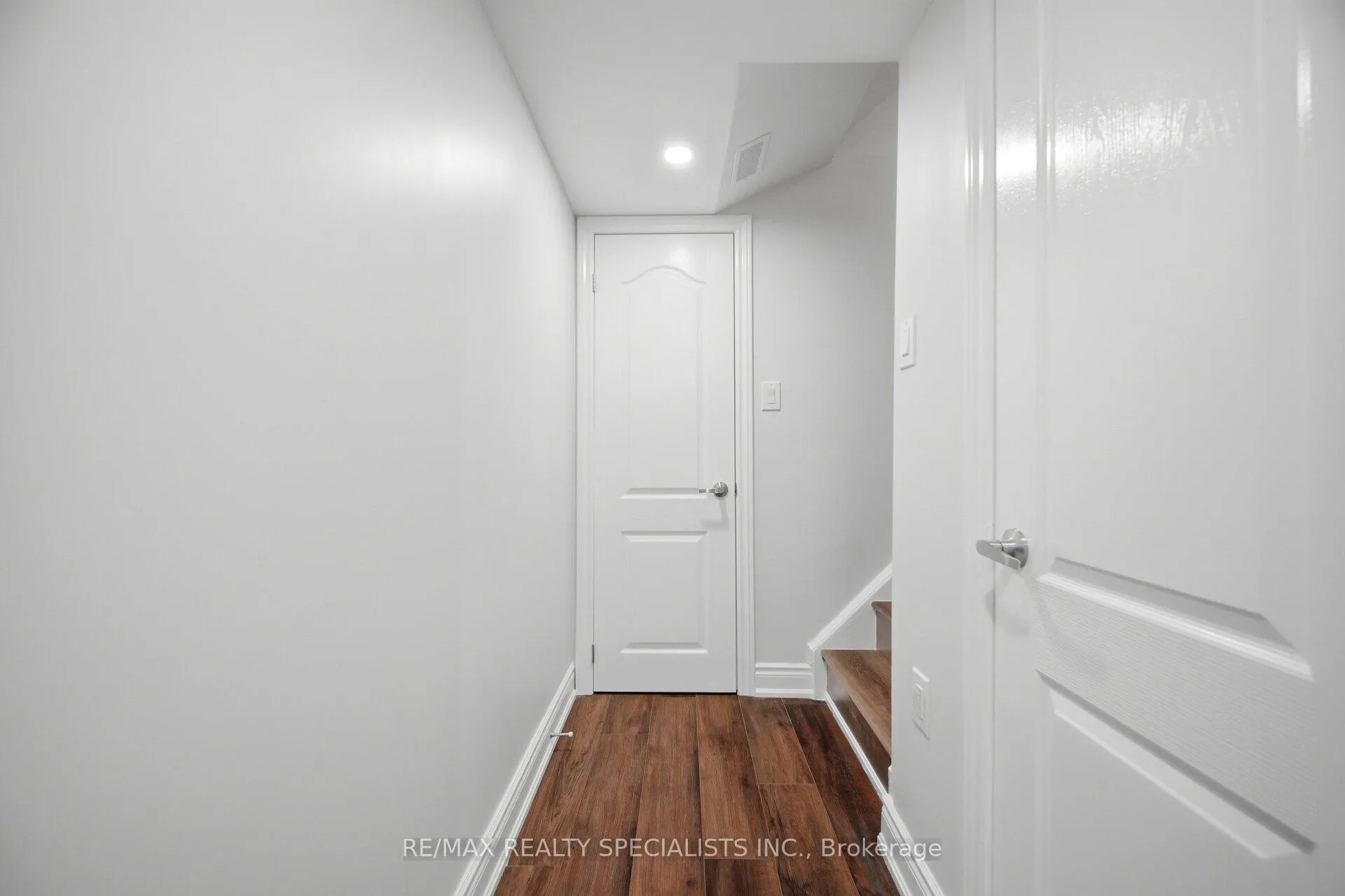 Photo 36 of 921 Orr Court, Kitchener, Rosenburg — HOMEH