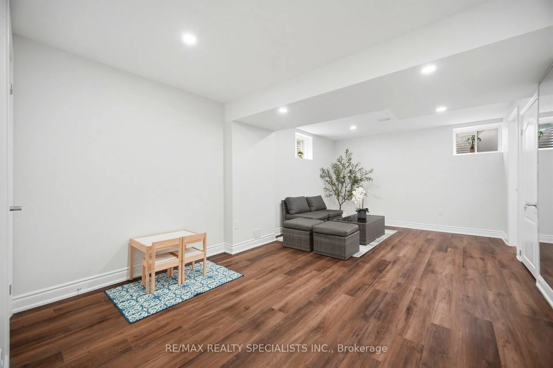 Photo 37 of 921 Orr Court, Kitchener, Rosenburg — HOMEH
