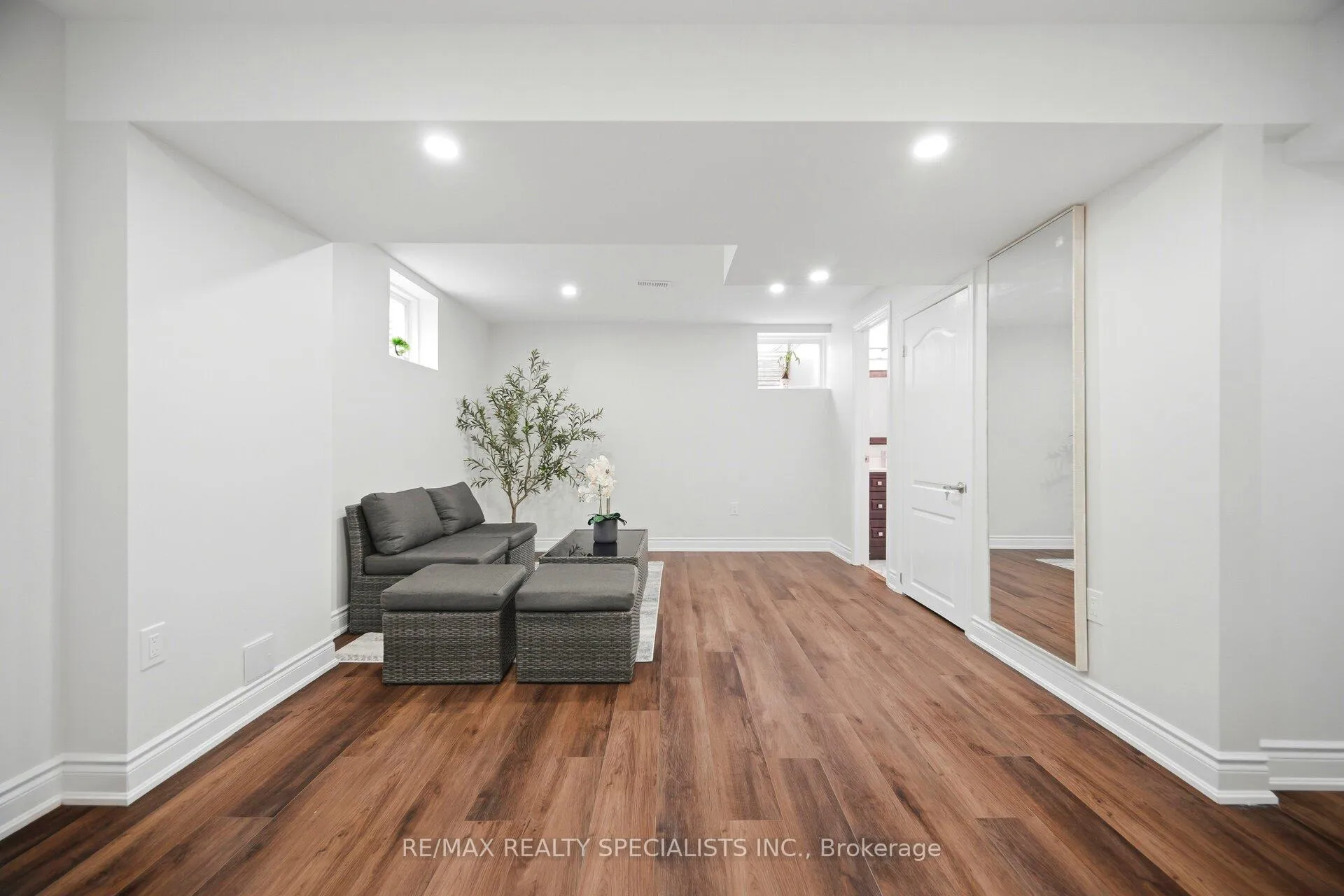 Photo 39 of 921 Orr Court, Kitchener, Rosenburg — HOMEH