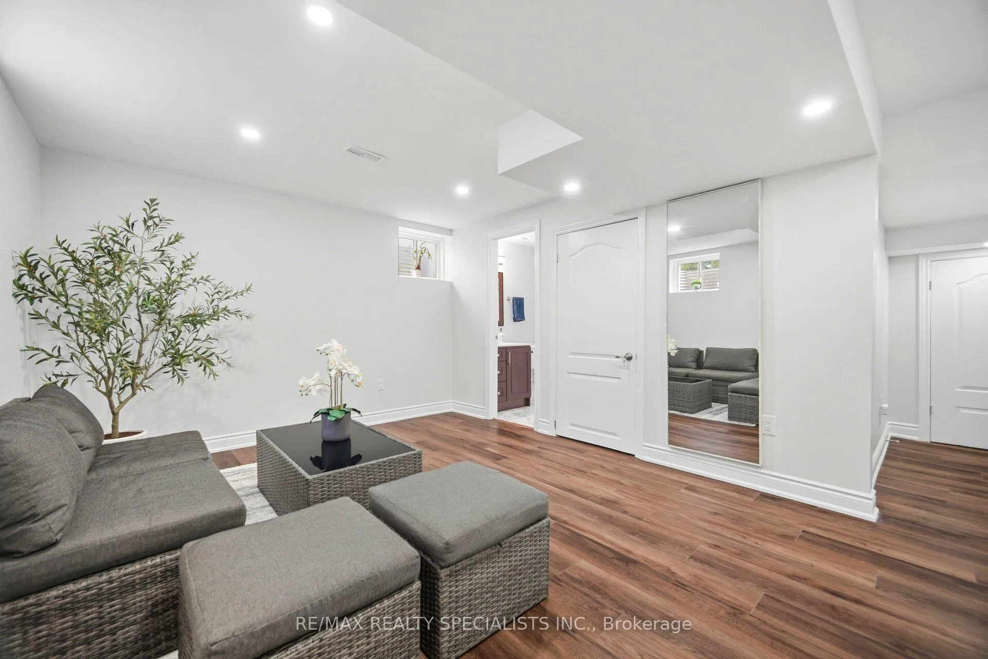 Photo 40 of 921 Orr Court, Kitchener, Rosenburg — HOMEH
