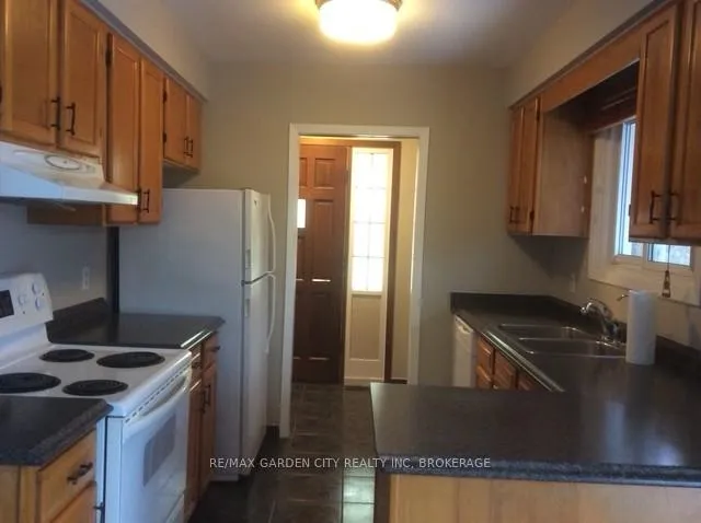 Photo 7 of Unit Upper, 43 Dunvegan Road, St. Catharines, Secord Woods — HOMEH