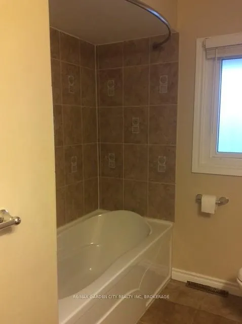 Photo 10 of Unit Upper, 43 Dunvegan Road, St. Catharines, Secord Woods — HOMEH