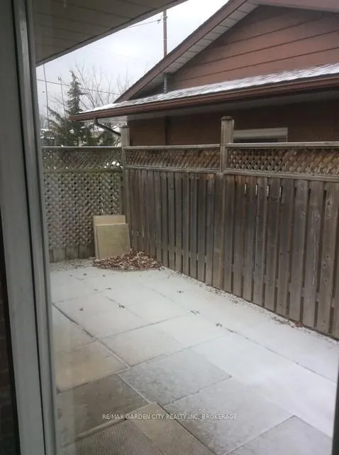 Photo 15 of Unit Upper, 43 Dunvegan Road, St. Catharines, Secord Woods — HOMEH