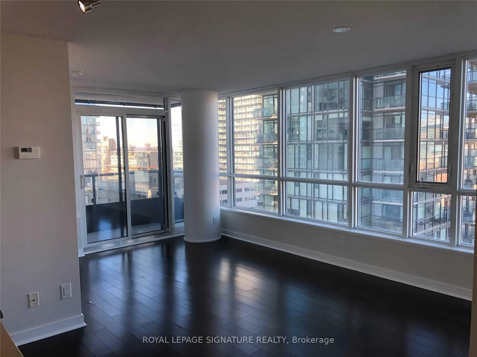 Photo 7 of Unit 1802, 295 Adelaide Street W, Toronto, Waterfront Communities — HOMEH