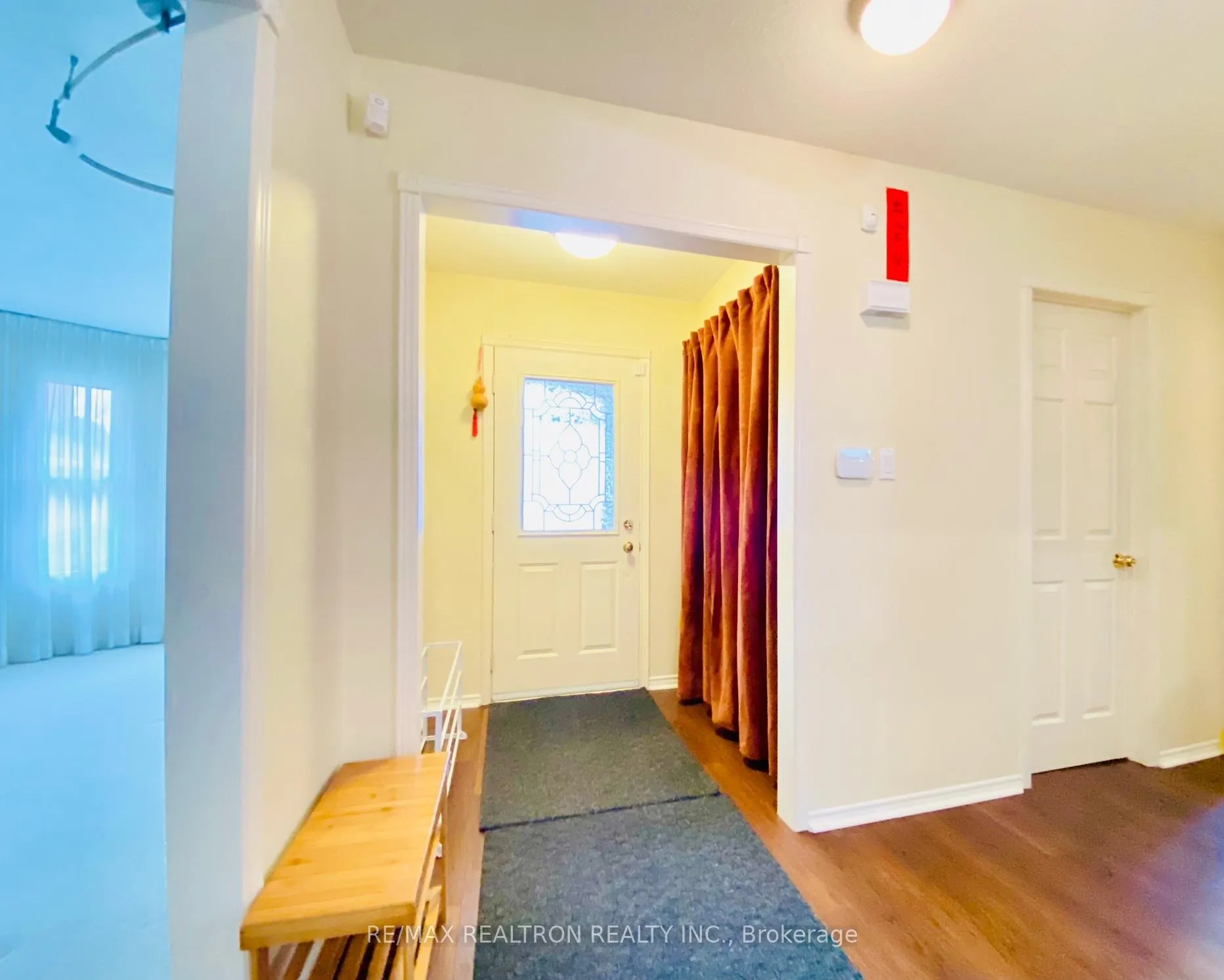 Photo 5 of 80 John Stiver Crescent, Markham, Buttonville — HOMEH