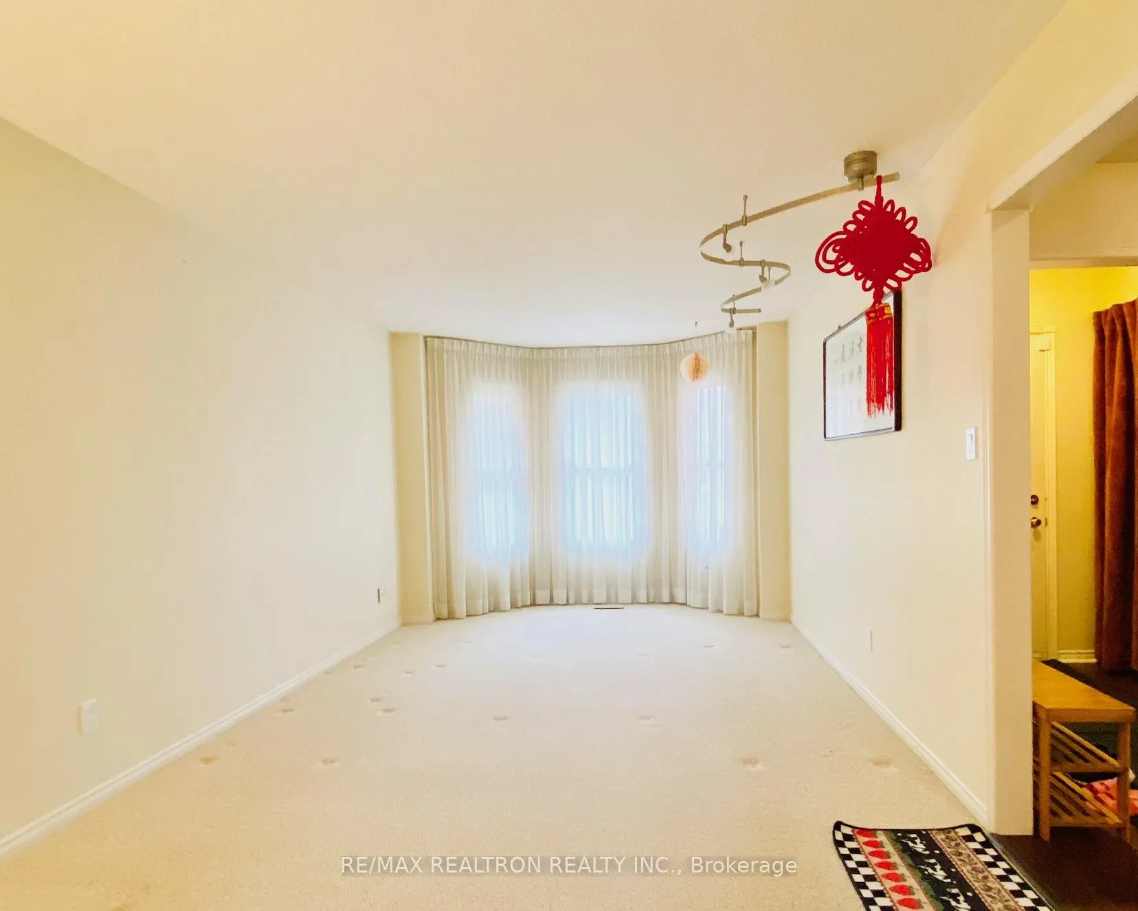 Photo 6 of 80 John Stiver Crescent, Markham, Buttonville — HOMEH