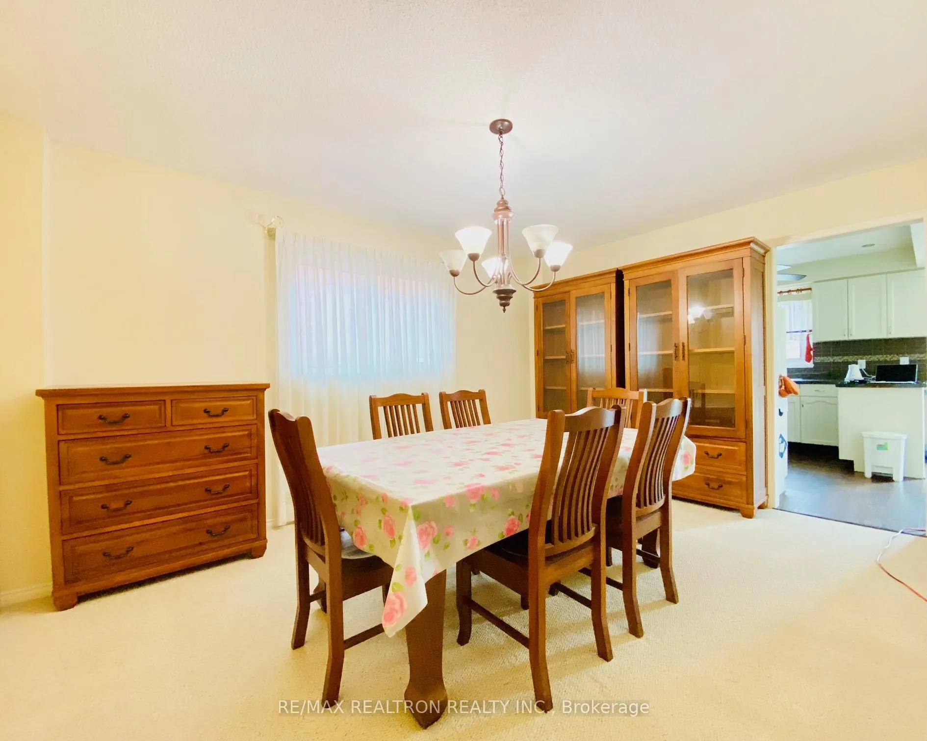 Photo 8 of 80 John Stiver Crescent, Markham, Buttonville — HOMEH