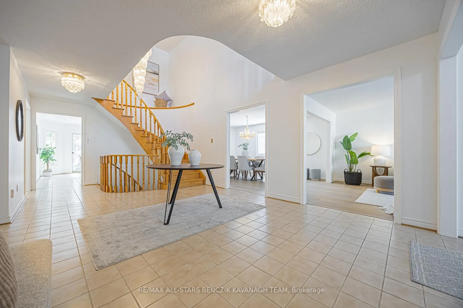 Photo 3 of 57 Highglen Avenue, Markham, Milliken Mills East — HOMEH