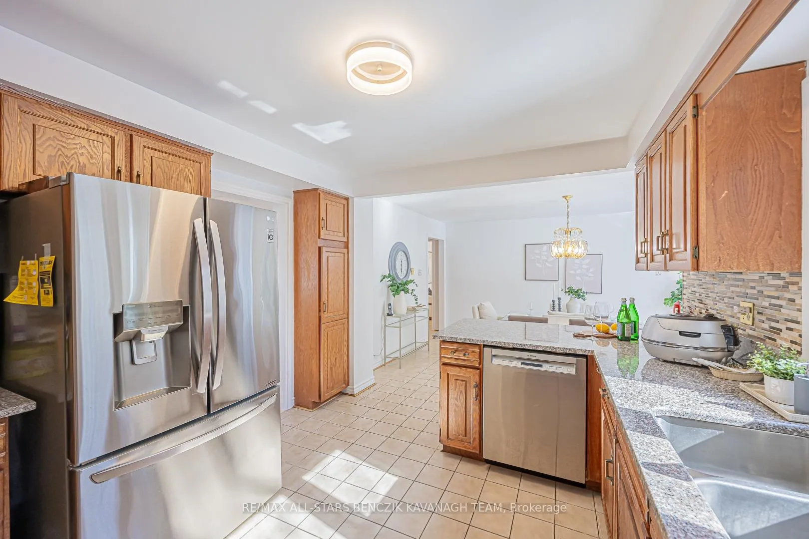 Photo 10 of 57 Highglen Avenue, Markham, Milliken Mills East — HOMEH