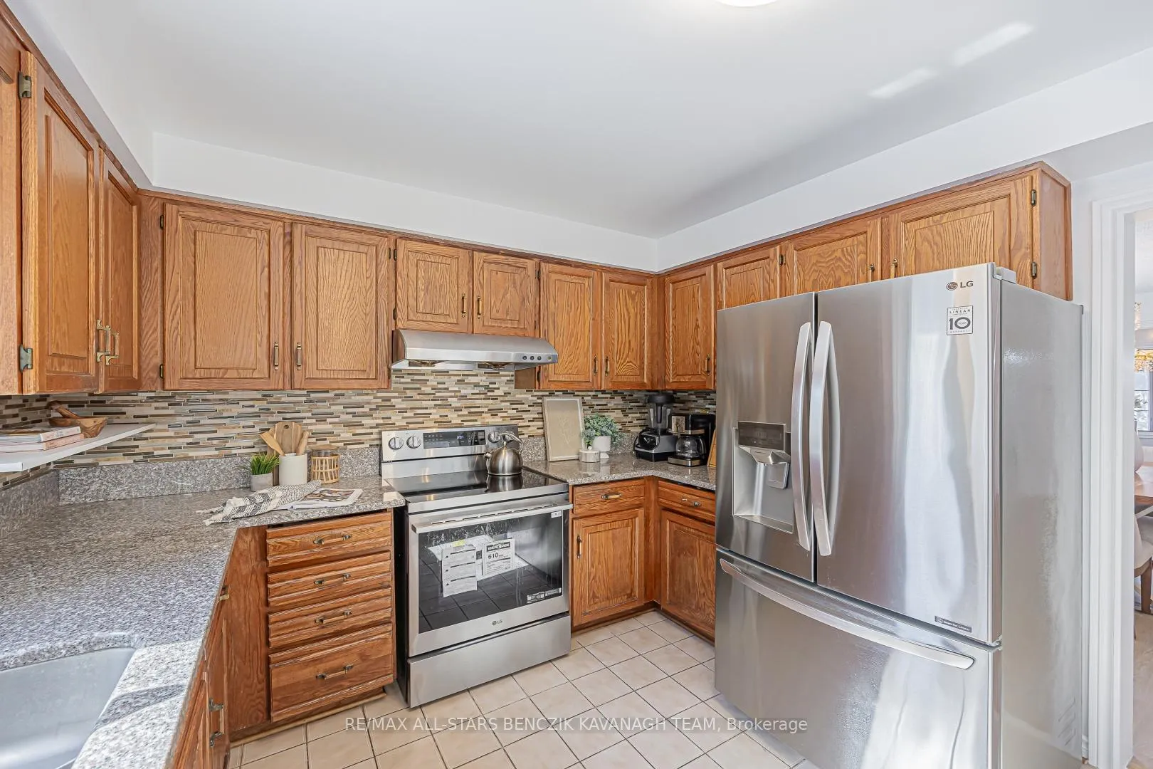 Photo 11 of 57 Highglen Avenue, Markham, Milliken Mills East — HOMEH