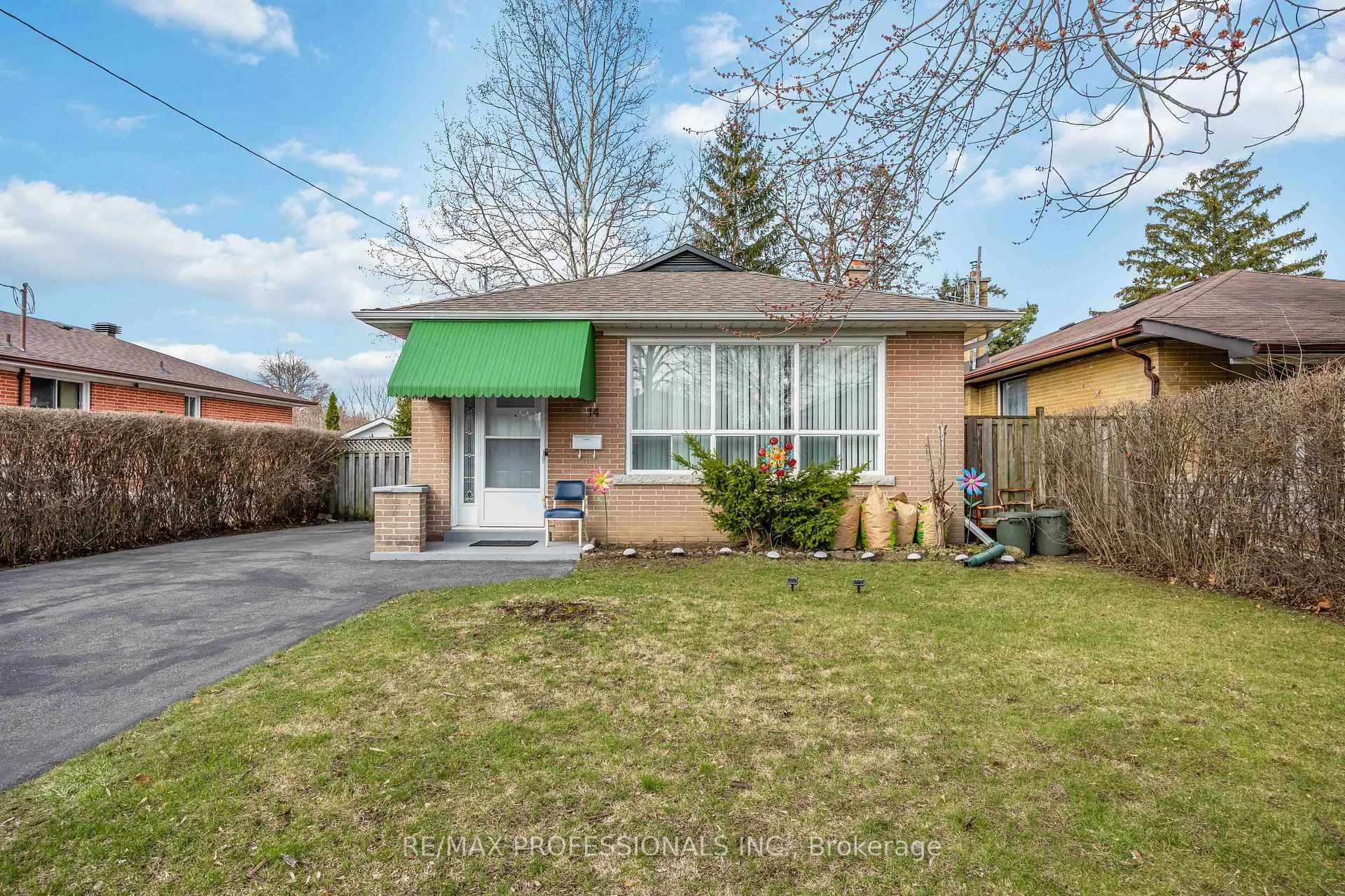 Front of 14 Dashwood Crescent