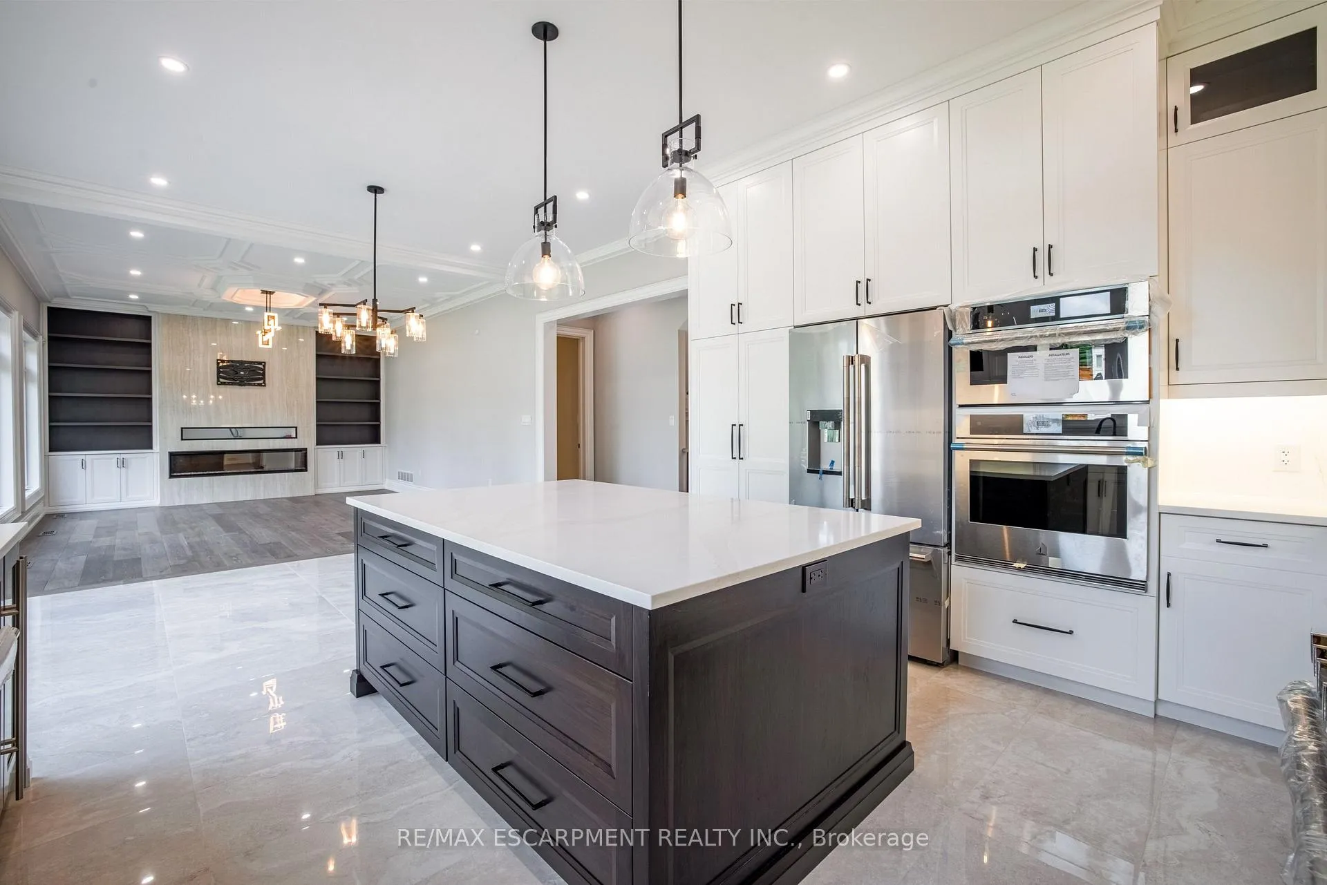 Photo 14 of 31 Bayside Court, Burlington, LaSalle — HOMEH