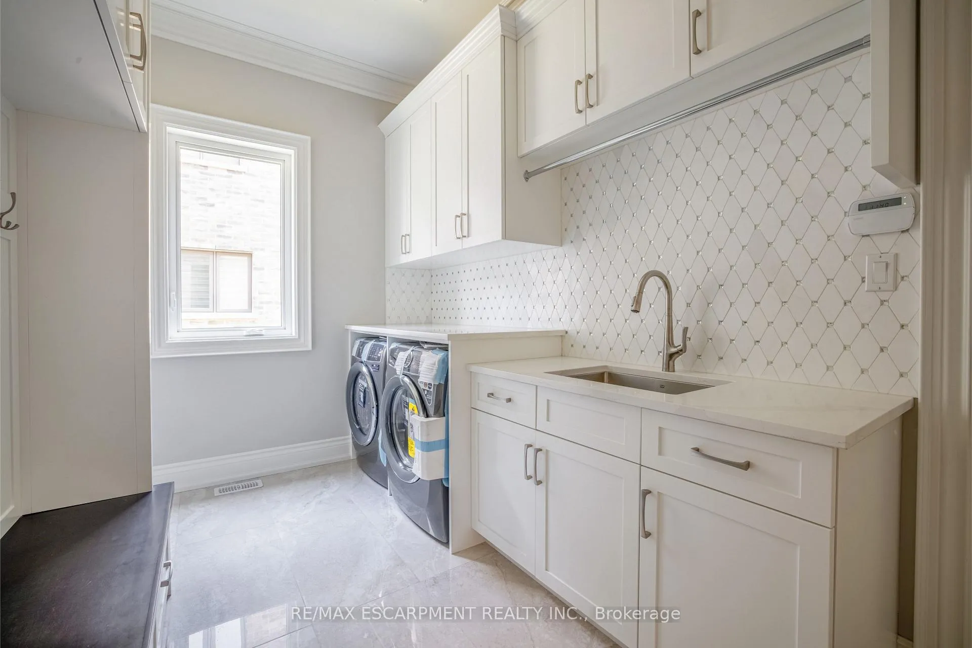 Photo 15 of 31 Bayside Court, Burlington, LaSalle — HOMEH