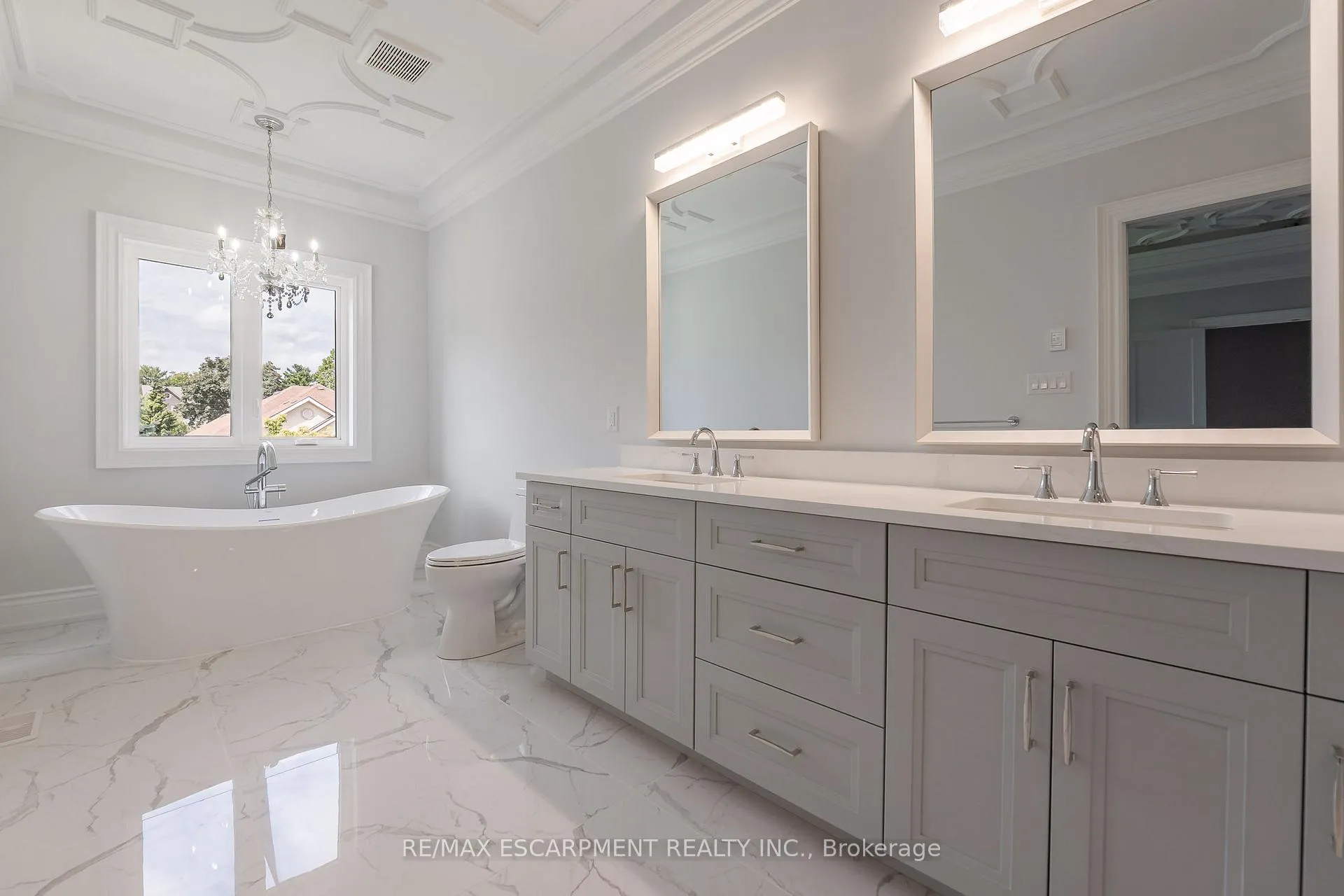 Photo 19 of 31 Bayside Court, Burlington, LaSalle — HOMEH