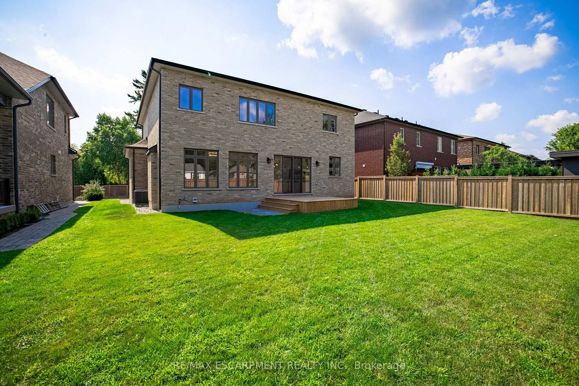 Photo 39 of 31 Bayside Court, Burlington, LaSalle — HOMEH