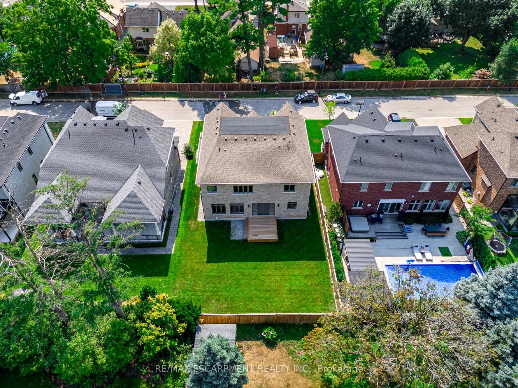 Photo 42 of 31 Bayside Court, Burlington, LaSalle — HOMEH