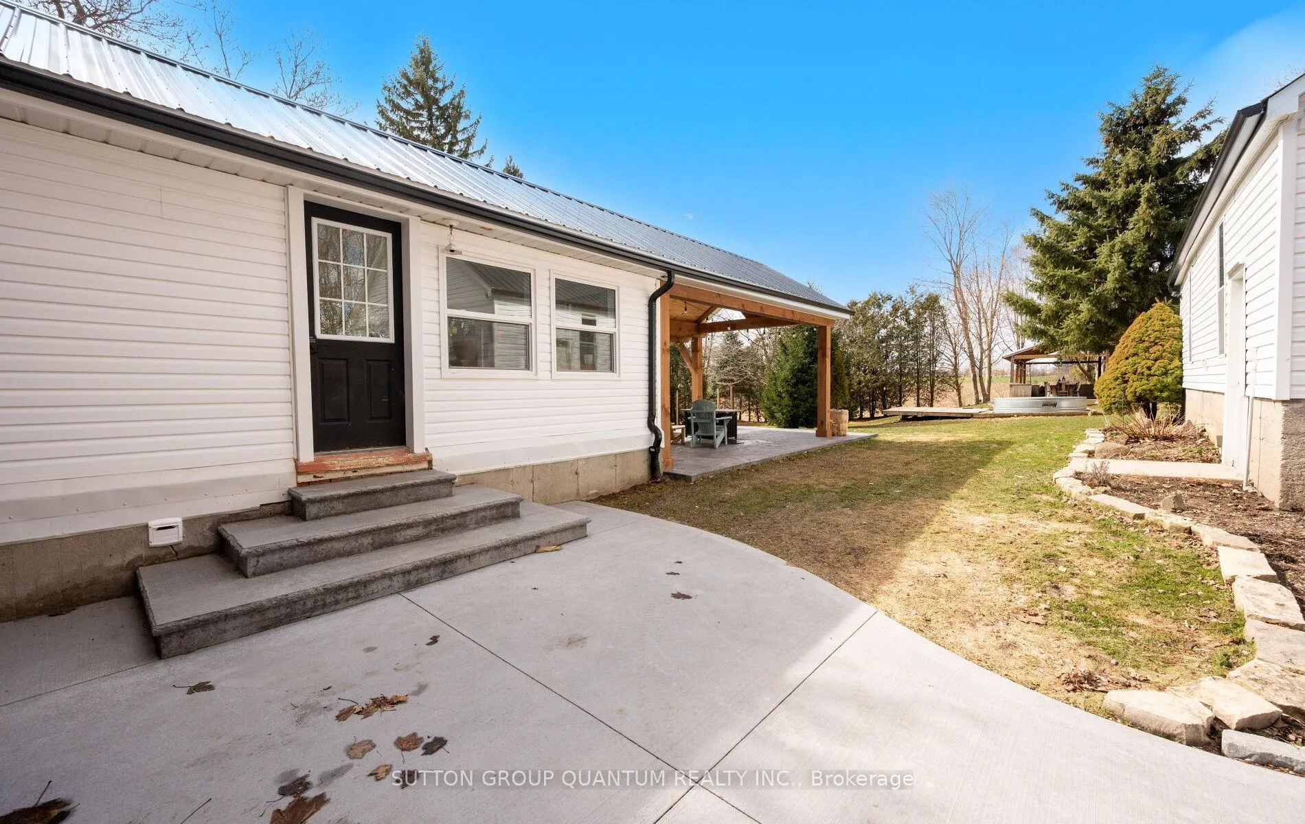 Photo 41 of 612 Main Street S, Norwich, Burgessville — HOMEH