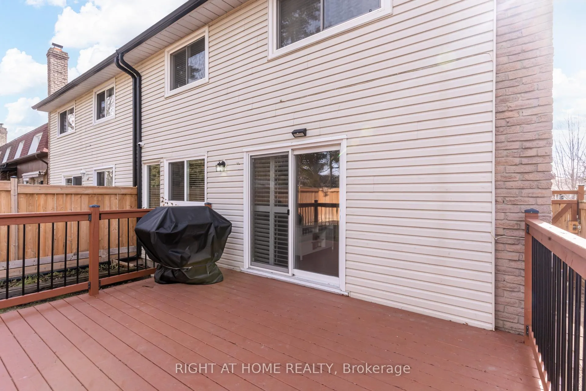 Photo 44 of 40 Salisbury Circle, Brampton, Brampton North — HOMEH
