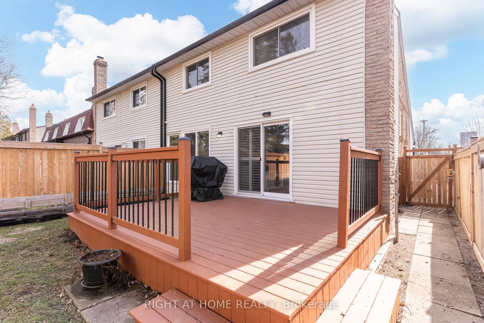 Photo 46 of 40 Salisbury Circle, Brampton, Brampton North — HOMEH