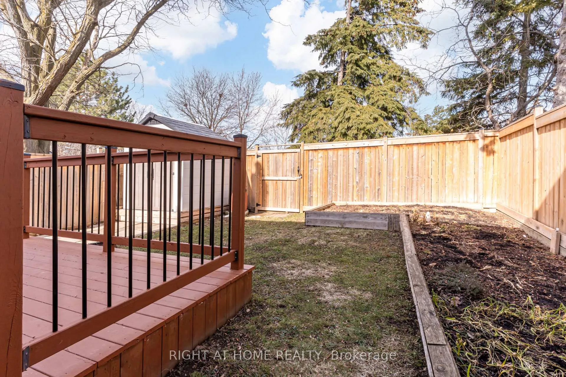 Photo 48 of 40 Salisbury Circle, Brampton, Brampton North — HOMEH
