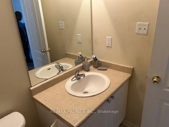 Photo 8 of Unit Main Fl, 111 Crystalview Crescent, Brampton, Bram East — HOMEH