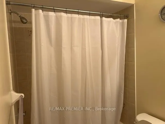 Photo 9 of Unit Main Fl, 111 Crystalview Crescent, Brampton, Bram East — HOMEH