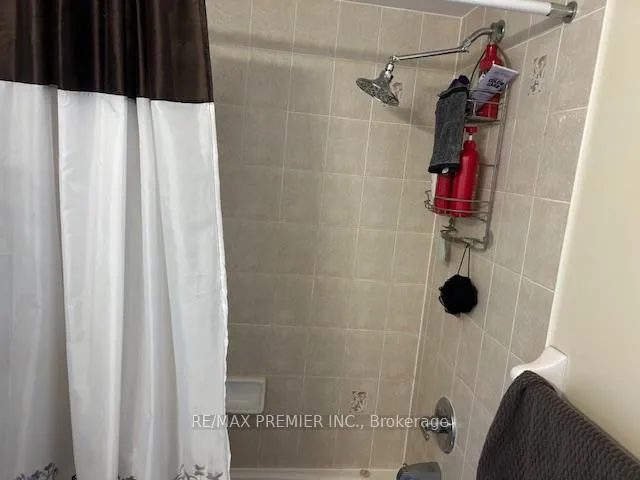 Photo 16 of Unit Main Fl, 111 Crystalview Crescent, Brampton, Bram East — HOMEH