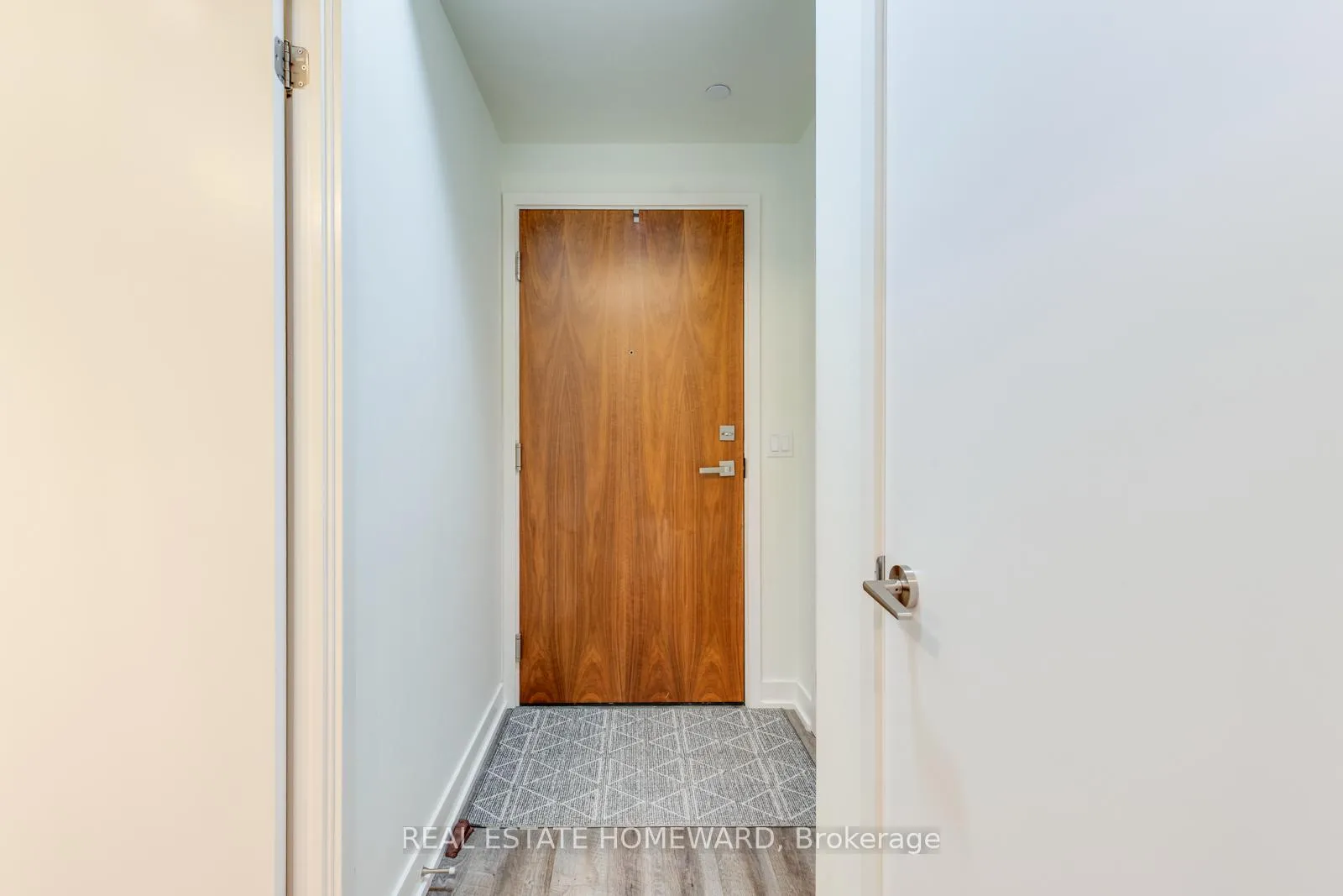 Photo 4 of Unit Suite 704, 25 Baseball Place, Toronto, South Riverdale — HOMEH