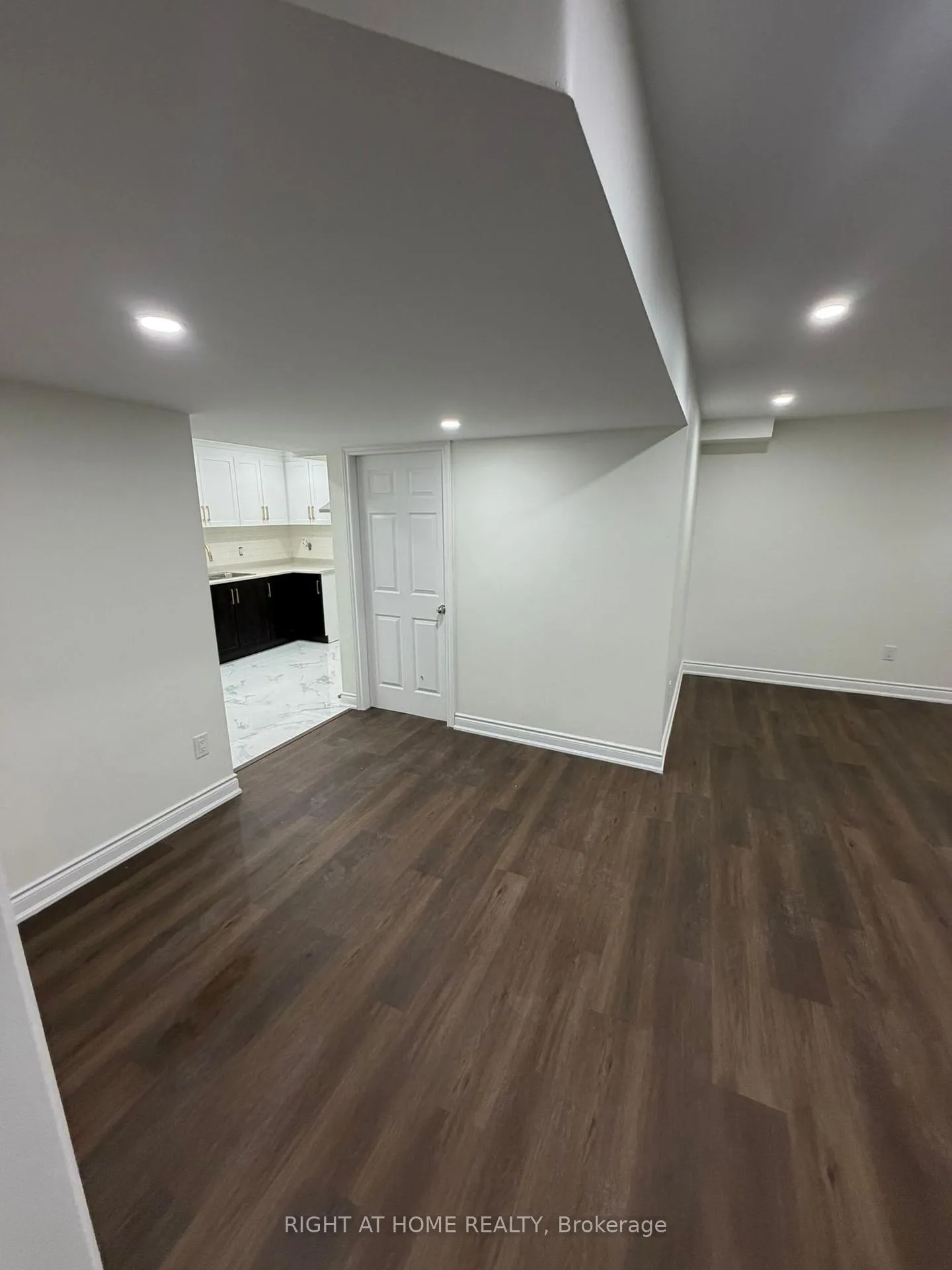 Photo 3 of 52 Drake Avenue, Brant, Paris — HOMEH