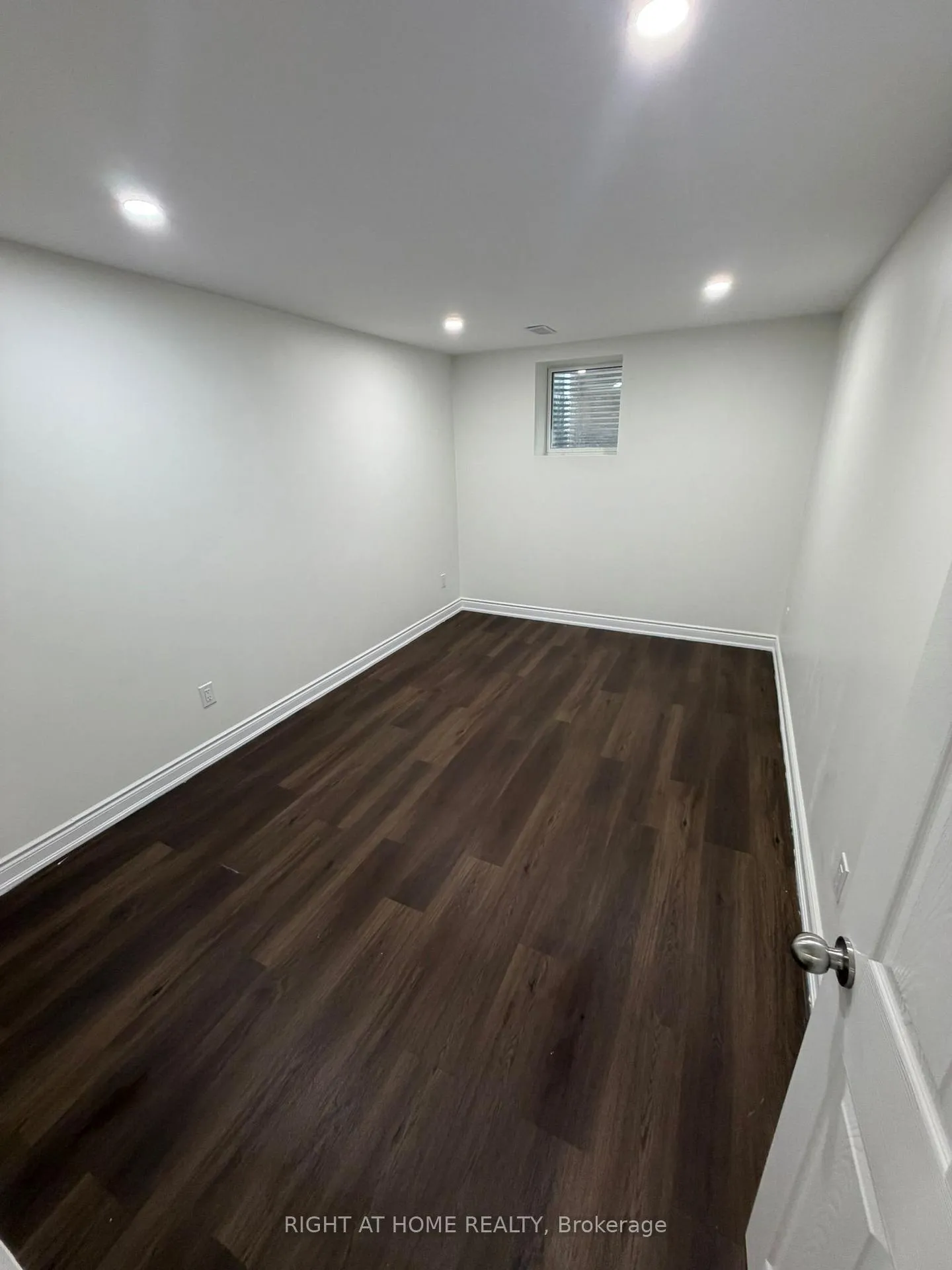 Photo 7 of 52 Drake Avenue, Brant, Paris — HOMEH