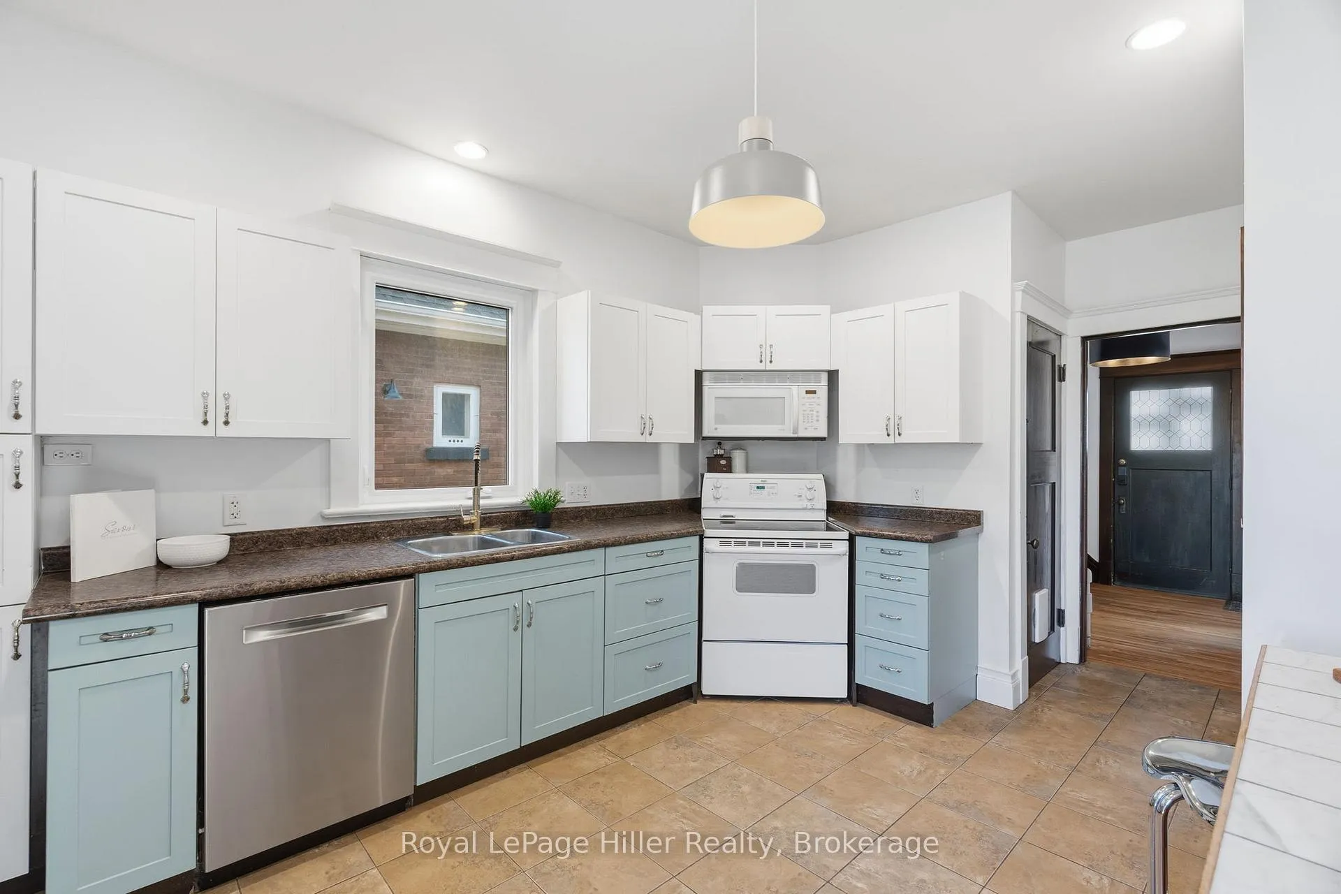 Photo 9 of 145 Caledonia Street, Stratford — HOMEH