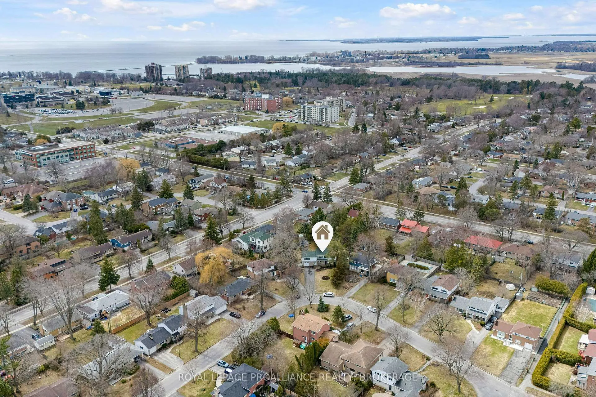 Photo 3 of 46 Watts Crescent, Kingston, Central City West — HOMEH
