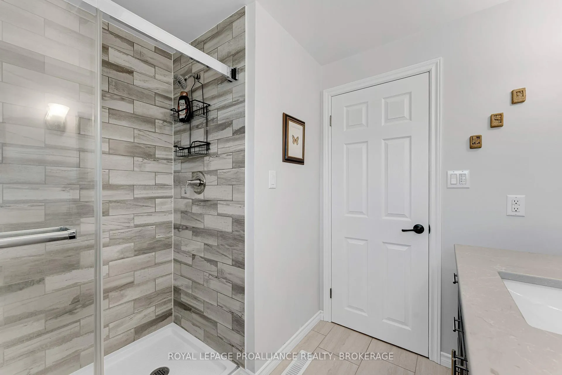 Photo 21 of 46 Watts Crescent, Kingston, Central City West — HOMEH