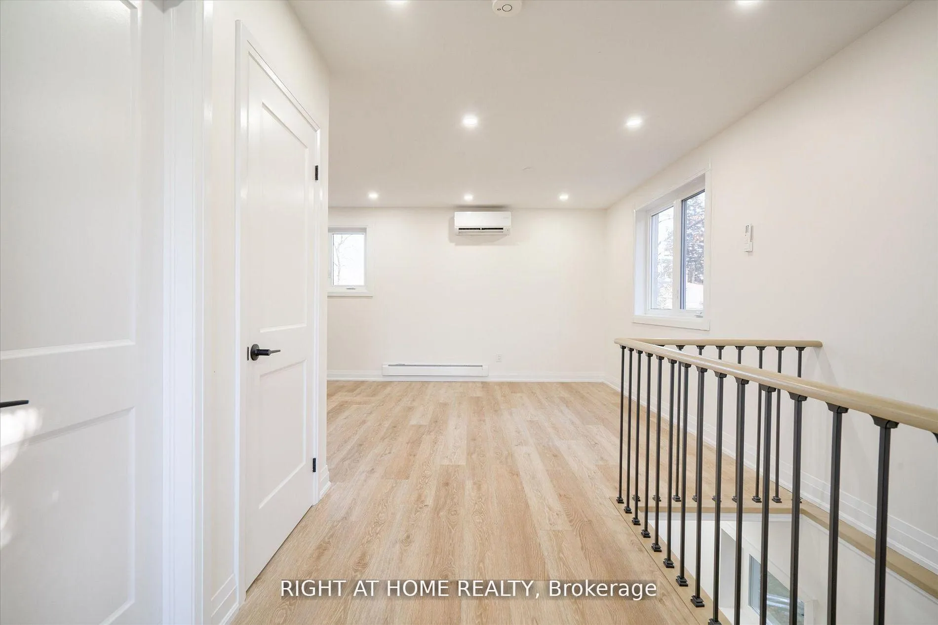 Photo 6 of 809 Helen Crescent, Pickering, Bay Ridges — HOMEH