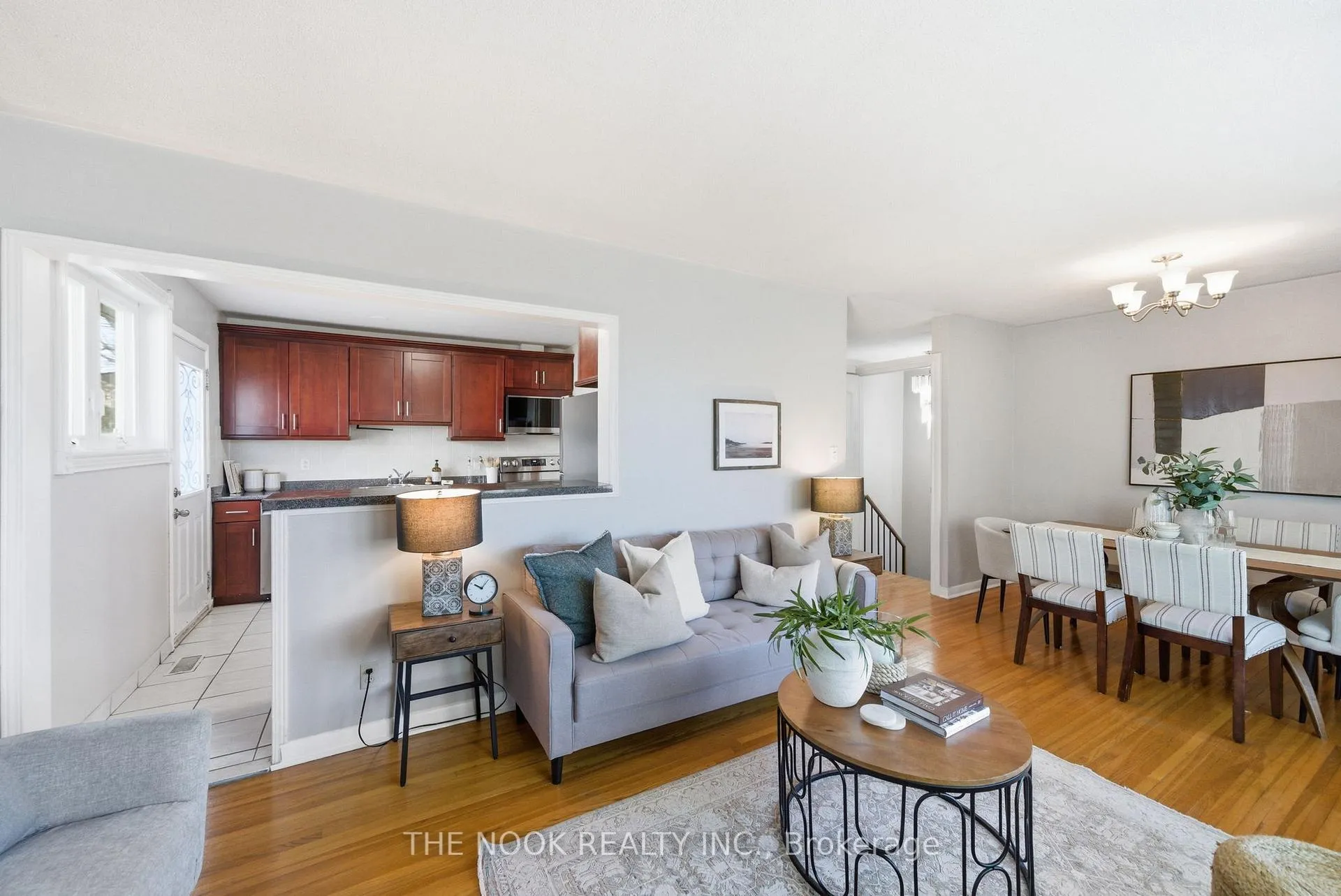 Photo 9 of 1005 Centre Street N, Whitby, Williamsburg — HOMEH