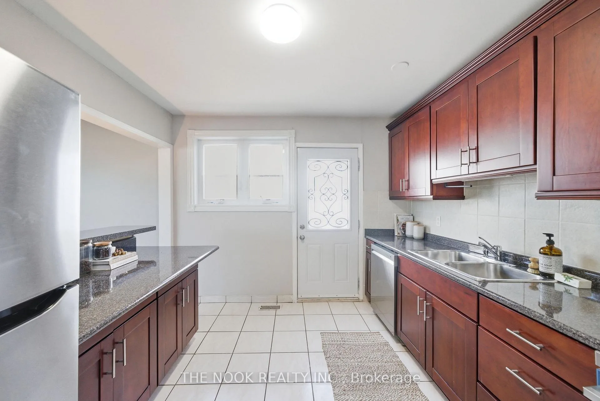 Photo 13 of 1005 Centre Street N, Whitby, Williamsburg — HOMEH