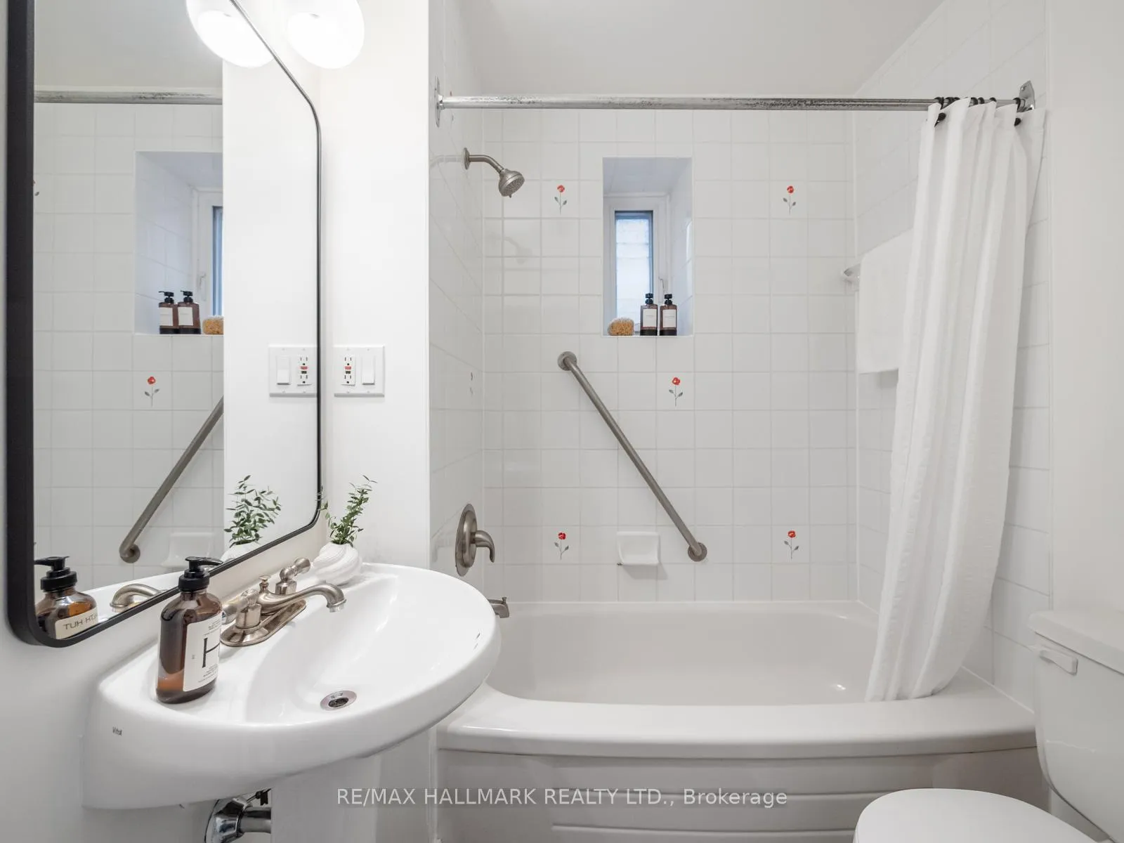 Photo 33 of 241 Bain Avenue, Toronto, North Riverdale — HOMEH
