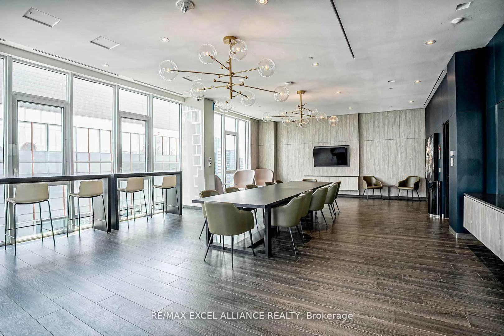 Photo 3 of Unit 2207, 357 King Street W, Toronto, Waterfront Communities — HOMEH