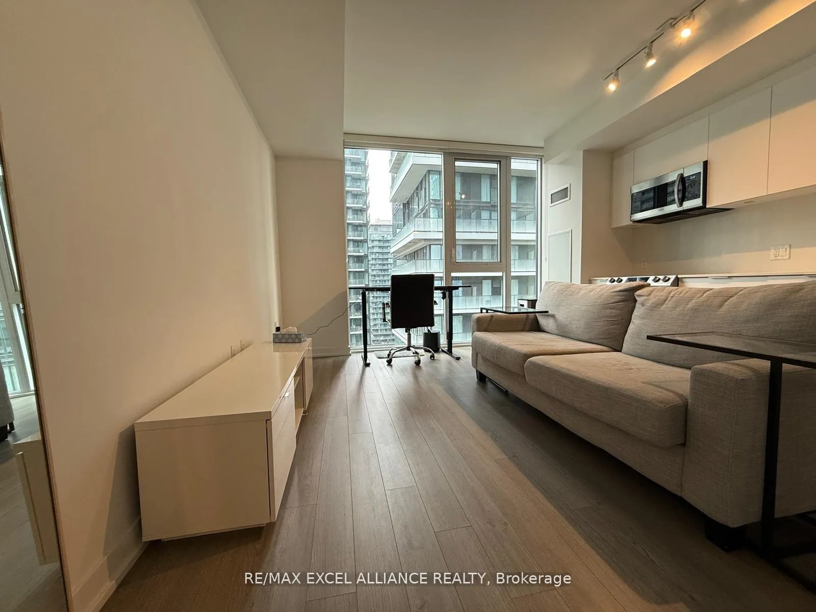 Photo 8 of Unit 2207, 357 King Street W, Toronto, Waterfront Communities — HOMEH