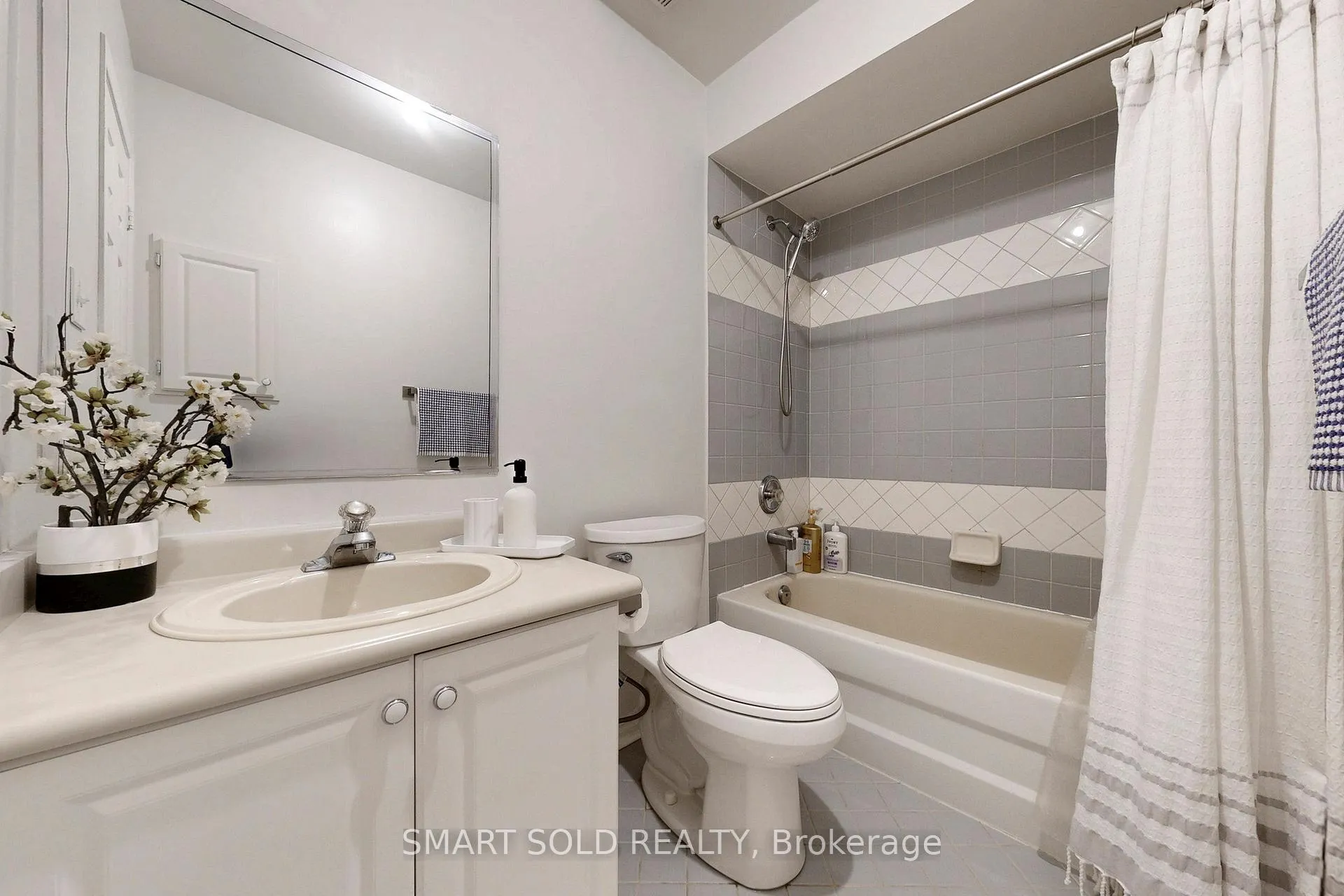 Photo 32 of 299 Yellowood Circle, Vaughan, Patterson — HOMEH