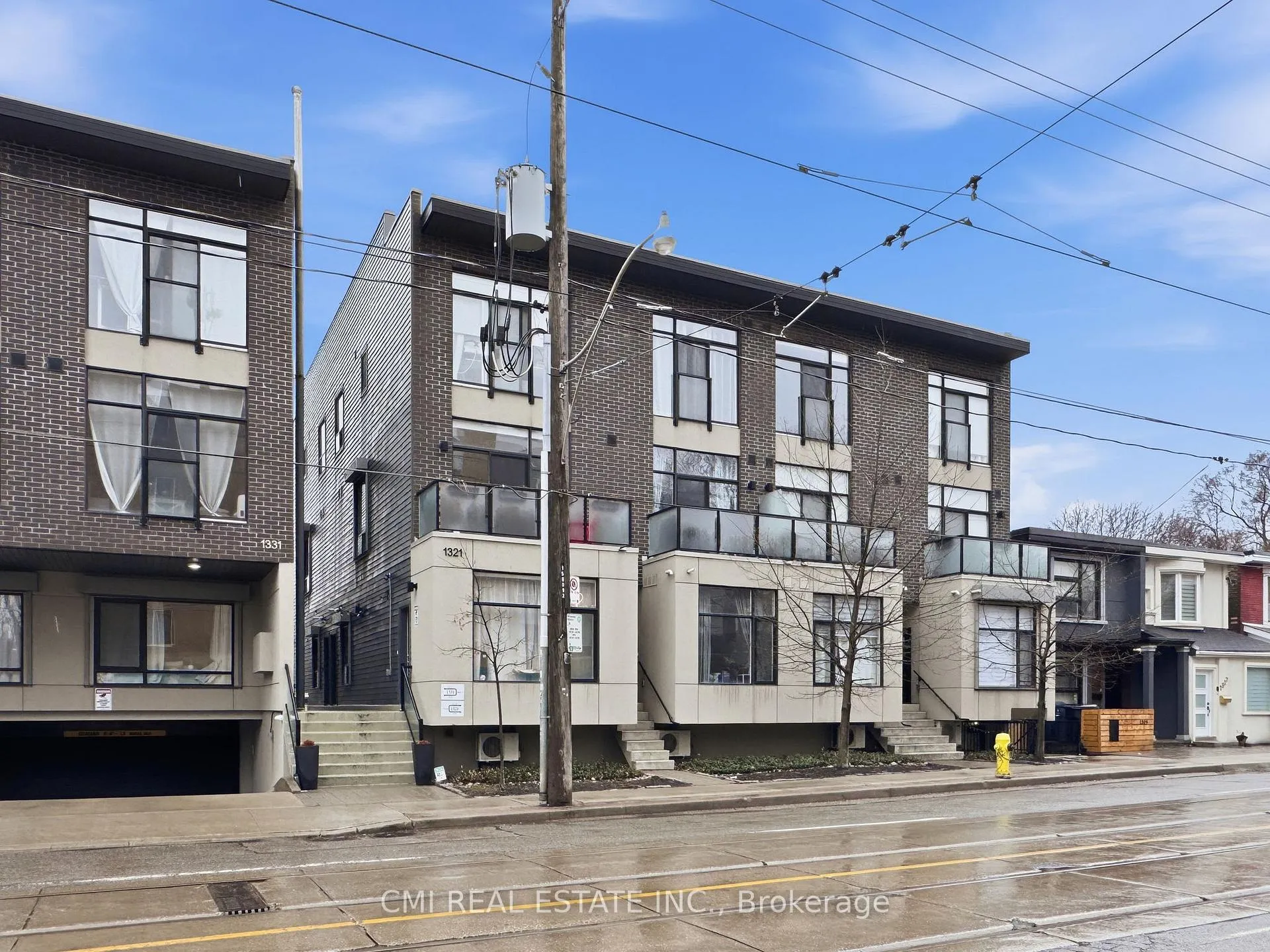 Photo 3 of Unit 14, 1321 Gerrard Street E, Toronto, Greenwood-Coxwell — HOMEH