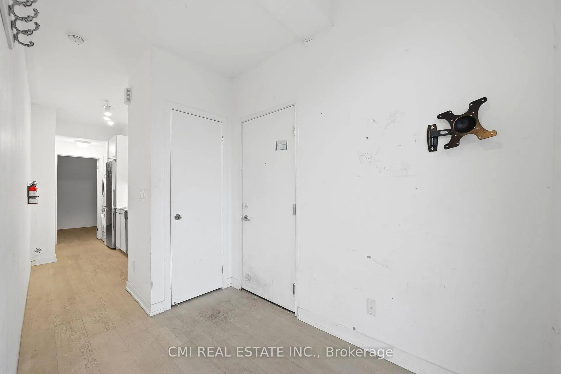 Photo 6 of Unit 14, 1321 Gerrard Street E, Toronto, Greenwood-Coxwell — HOMEH