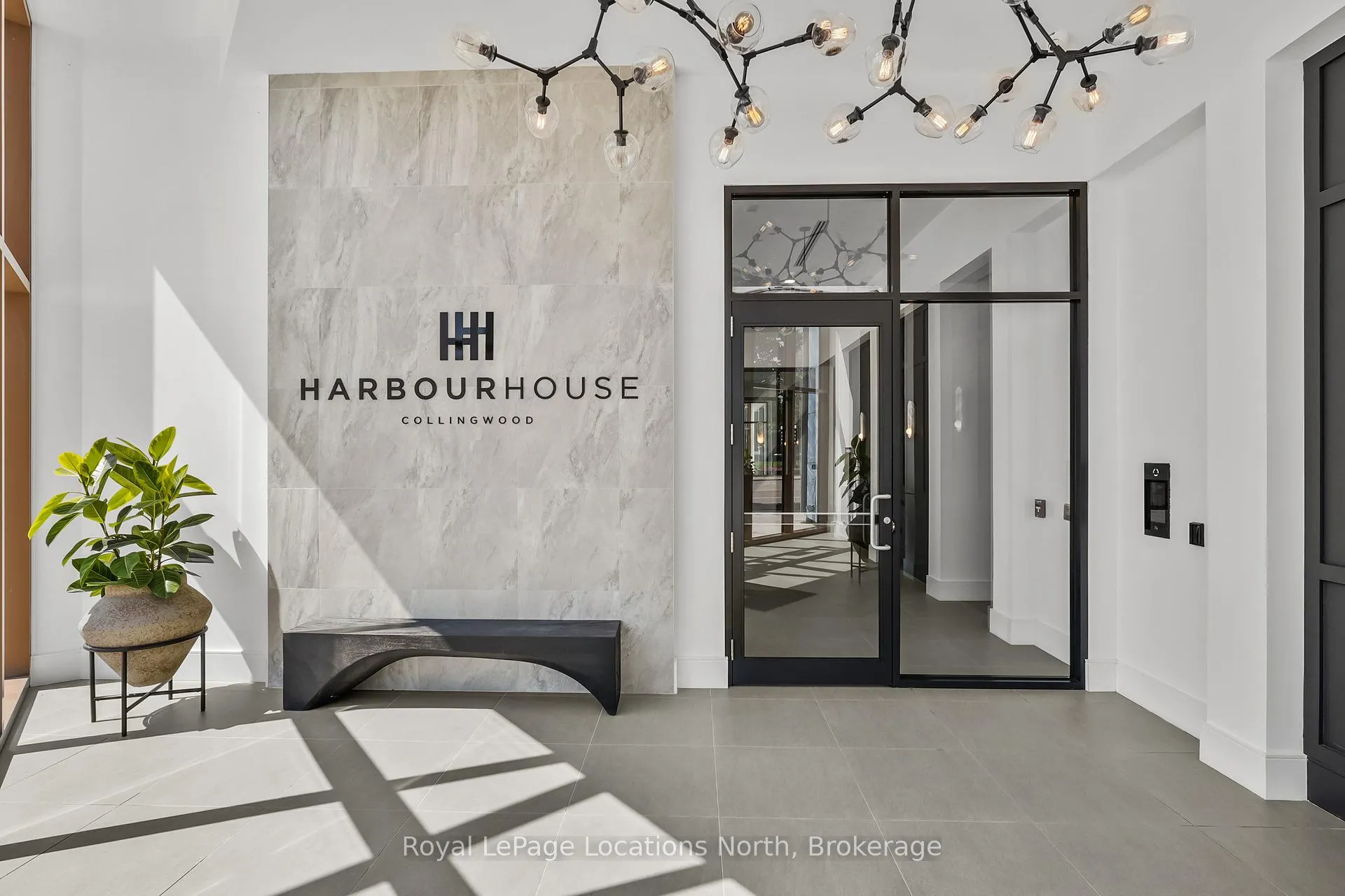 Photo 2 of 31 Huron Street, Collingwood — HOMEH