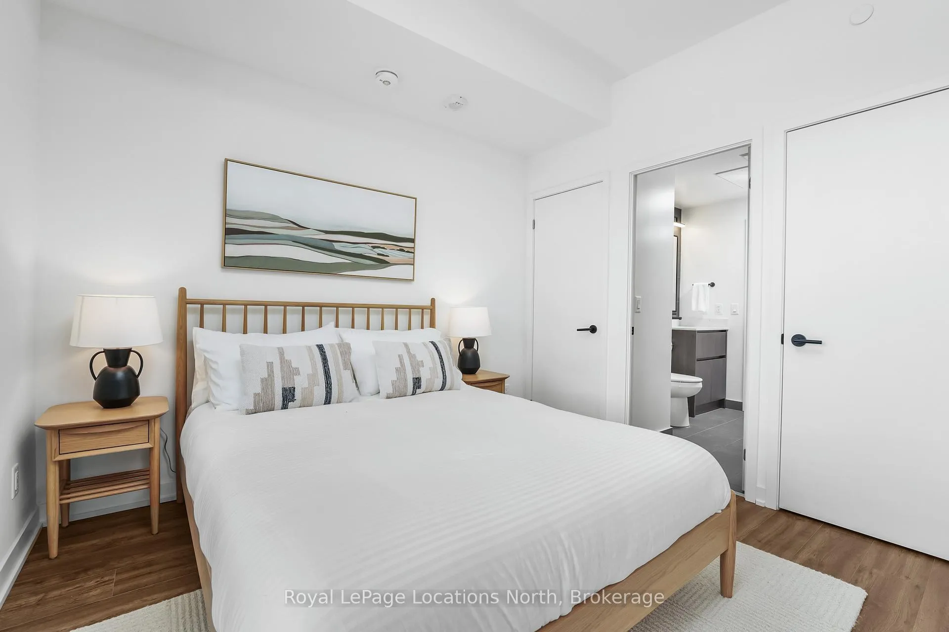 Photo 10 of 31 Huron Street, Collingwood — HOMEH