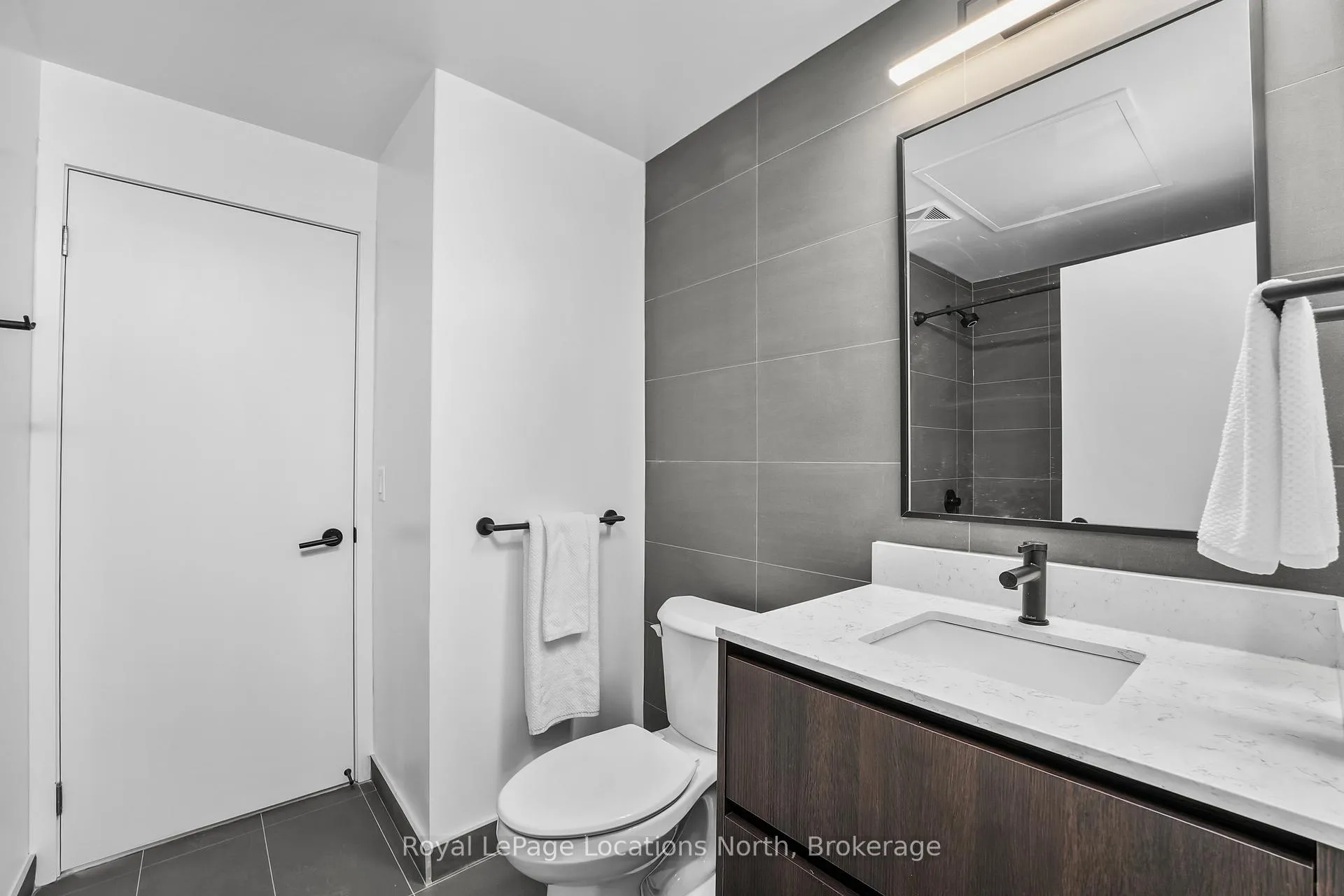 Photo 13 of 31 Huron Street, Collingwood — HOMEH
