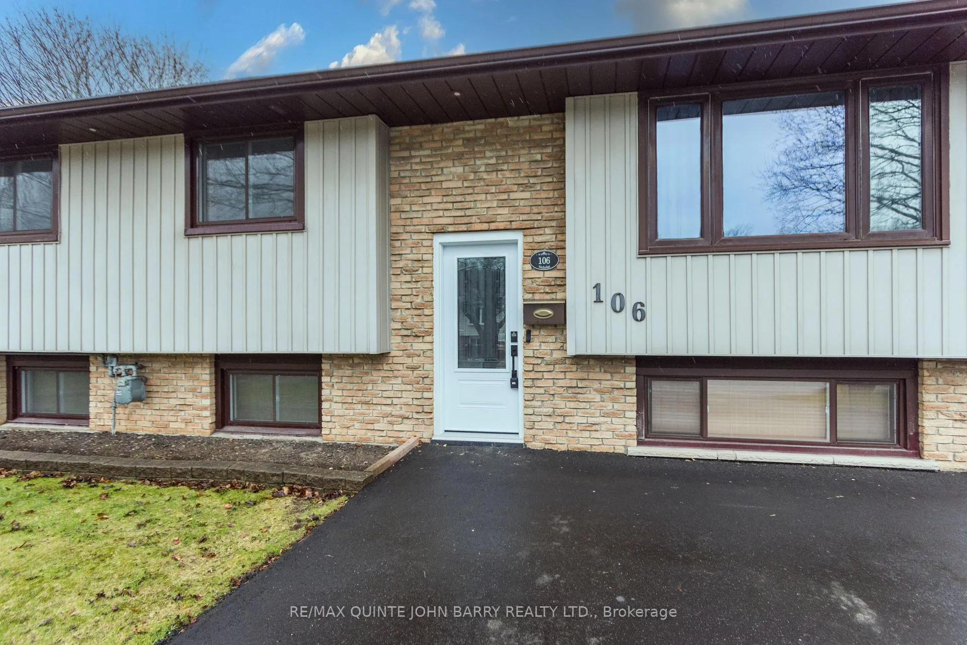 Photo 2 of 106 Nicholas Street, Quinte West, Trenton Ward — HOMEH